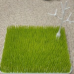 Bottle drying rack with nipple tree